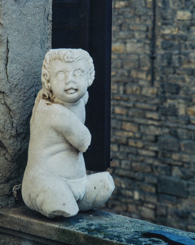 Little girl statue edited